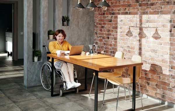 Người khuyết tật có được cộng điểm thi công chức?