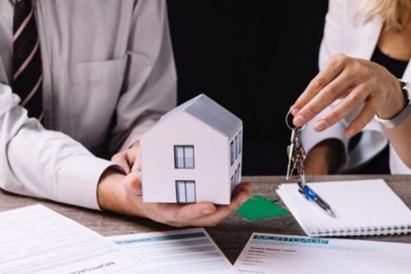 công chứng viên cam kết tài sản riêng