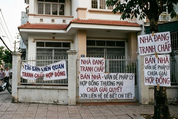 Bán nhà có tranh chấp về hợp đồng thương mại: Pháp lý