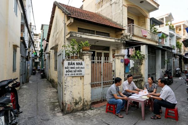 Bán nhà đất diện tích nhỏ dưới mức tối thiểu được tách thửa: Lối thoát mua bán đồng sở hữu