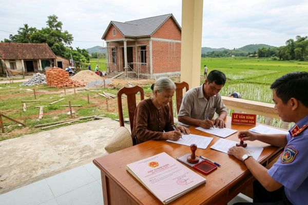 Đất nông nghiệp chuyển đổi sang đất ở: Chi phí và thủ tục công chứng