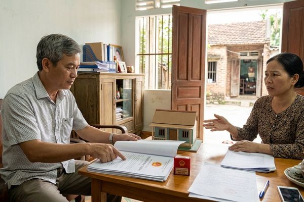Tặng cho nhà đất bằng văn bản công chứng nhưng chưa bàn giao nhà: Bên nhận có quyền đòi nhà?