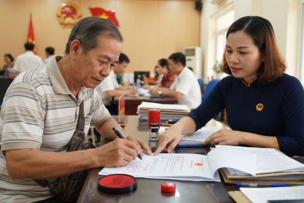 Chứng thực chữ ký của Việt kiều khi về nước làm thủ tục hành chính