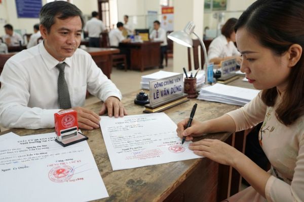 Chứng thực chữ ký trên giấy ủy quyền chăm sóc nuôi dưỡng con nhỏ