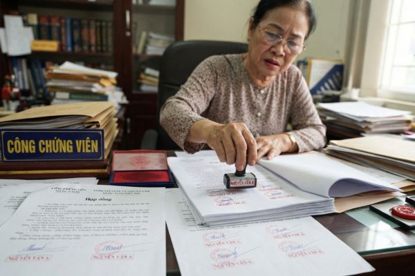 Rủi ro pháp lý khi chứng thực chữ ký bằng dấu chữ ký khắc sẵn